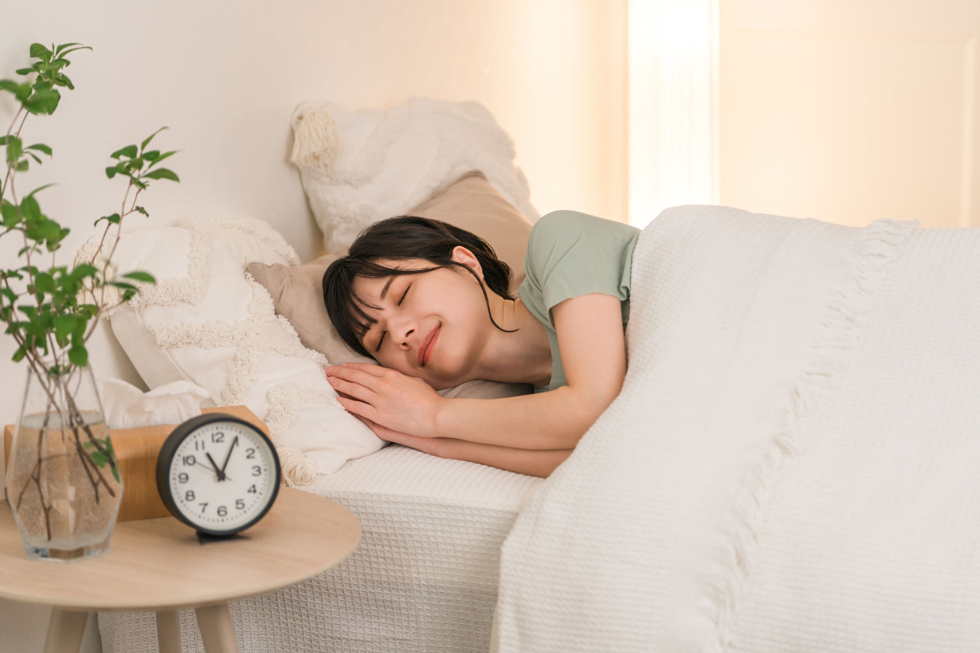 十分な睡眠をとる女性|長浜市